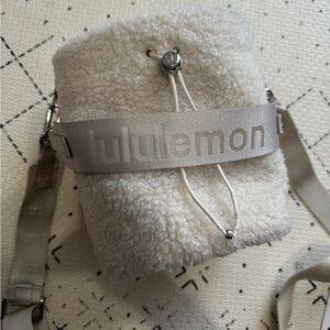 lululemon athletica cream bucket bag
